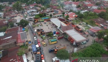 Cegah kemacetan, dan jual solar di Padang hanya pada malam hari