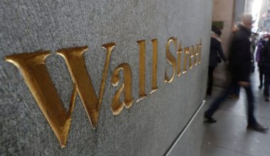 Wall Street turun setelah pernyataan Ketua Fed tentang inflasi