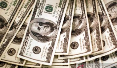 Dolar AS mencapai level tertinggi dua tahun, didorong oleh kemungkinan kenaikan suku bunga Federal Reserve