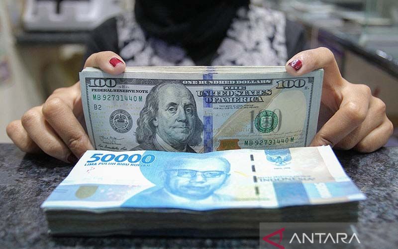 Rupee melemah di tengah kekhawatiran meningkatnya inflasi global